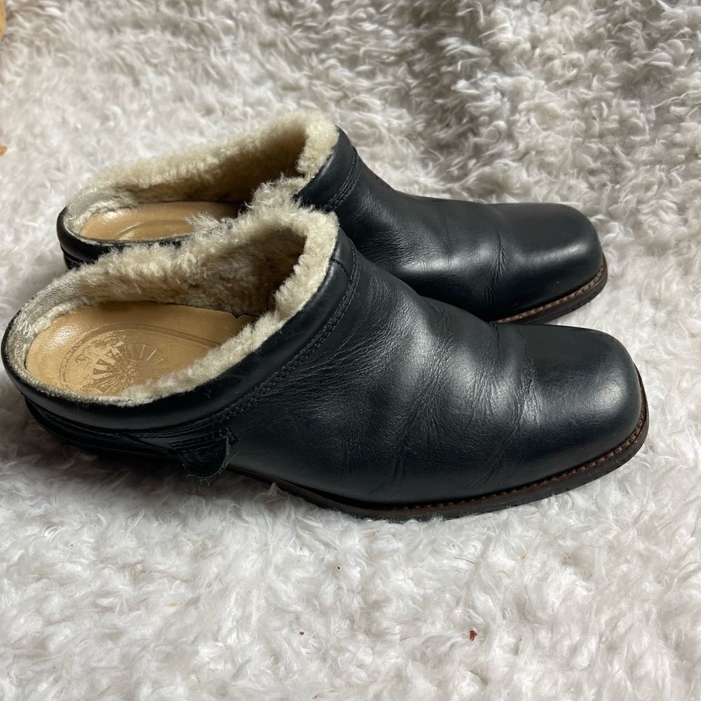 UGG Black leather clog sheepskin lining rubber soles size8